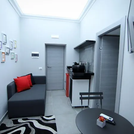 Montesanto Station Nocleg ze śniadaniem