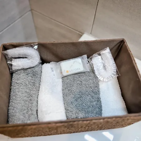 Montesanto Station Nocleg ze śniadaniem Neapol