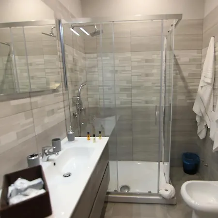 Montesanto Station 4* Nápoles