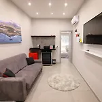 Montesanto Station 4*